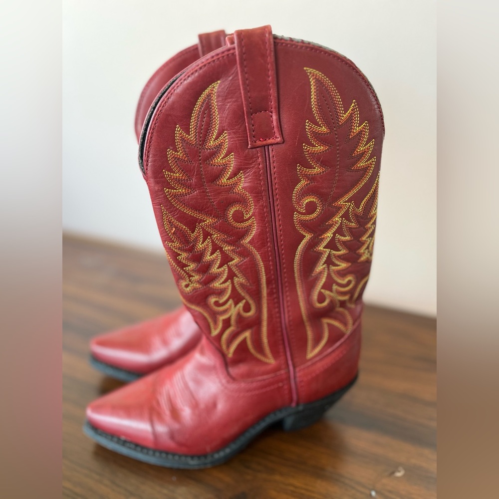 Barely worn pair of Laredo boots.